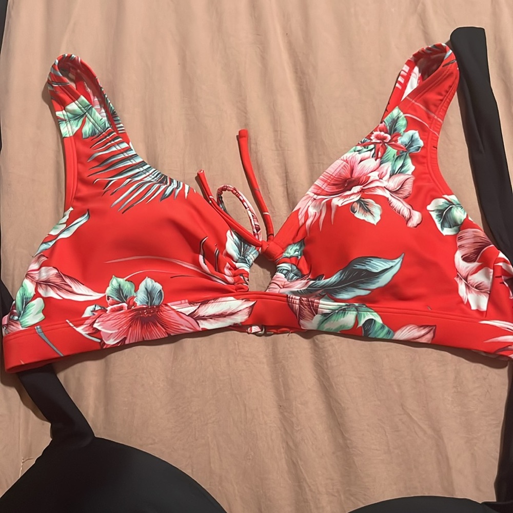 Swim tops - Picture 2 of 7